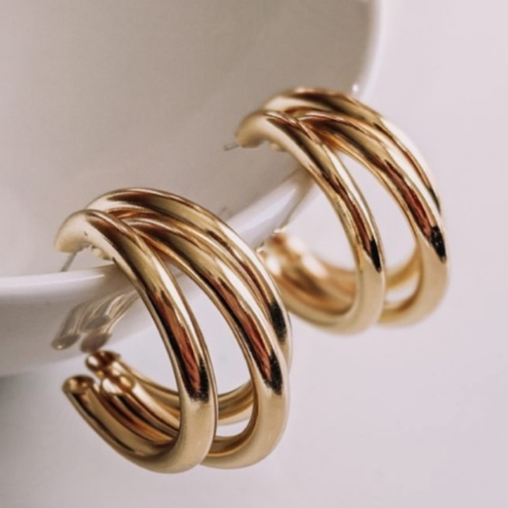 Gold Multi Hoop Chunky Earrings NWT